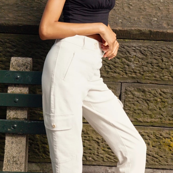 Aritzia Modern Cargo Pant - Picture 4 of 6